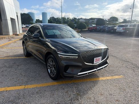 Used 2025 Genesis GV70 2.5T AWD/4WD image 3