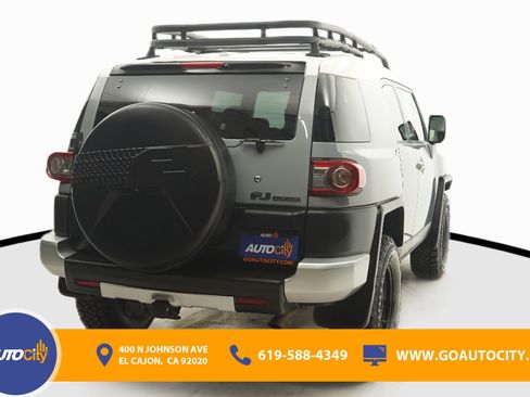 Used 2014 Toyota FJ Cruiser 4WD w/ Convenience Package image 10