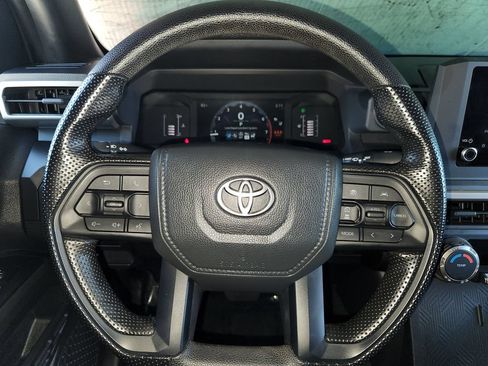 Used 2025 Toyota Tacoma SR AWD/4WD image 23