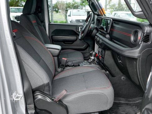 Used 2024 Jeep Gladiator Rubicon w/ Convenience Group image 38