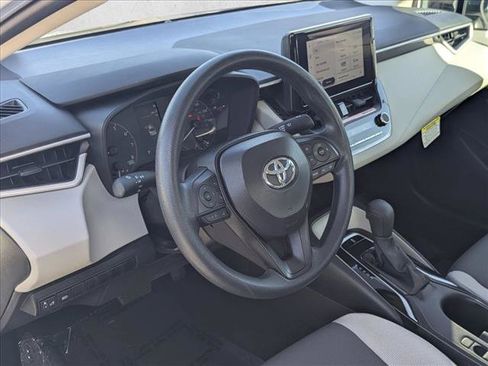 Used 2025 Toyota Corolla LE FWD image 10