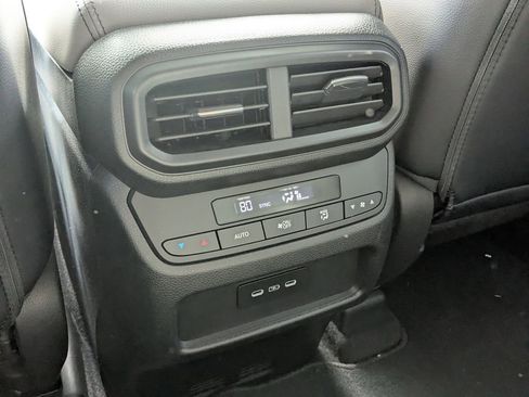 Used 2025 Honda Pilot EX-L image 17