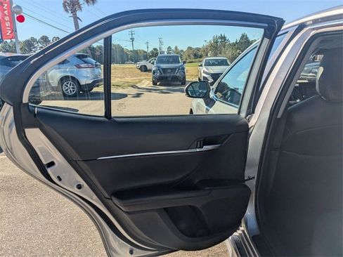 Used 2024 Toyota Camry SE image 24