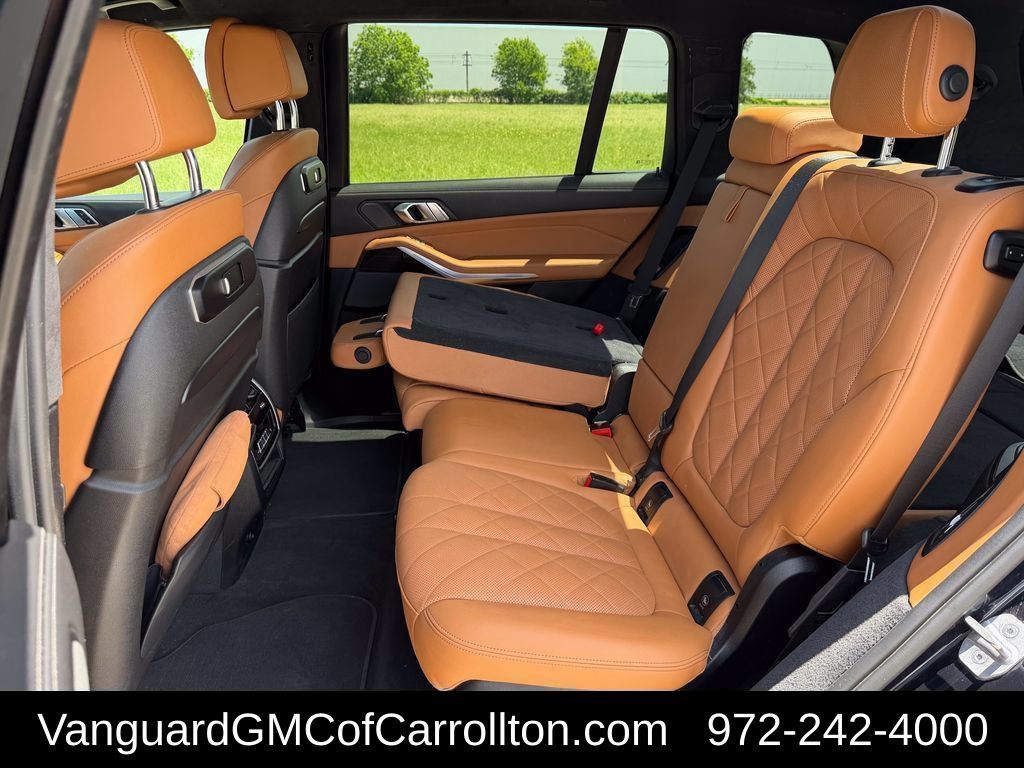 Used 2023 BMW X7 xDrive40i w/ M Sport Package AWD/4WD image 38