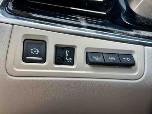 Used 2025 Cadillac XT6 Premium Luxury w/ Technology Package FWD image 36