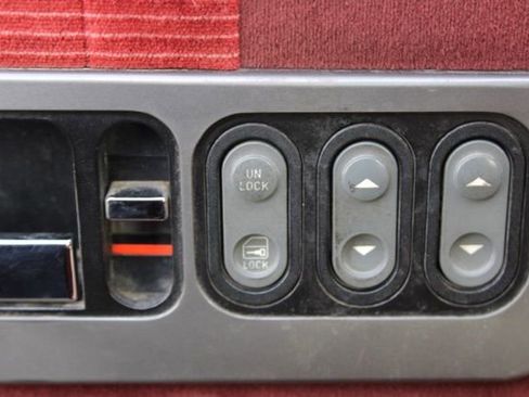 Used 1990 Chevrolet Silverado 1500 2WD Regular Cab image 12