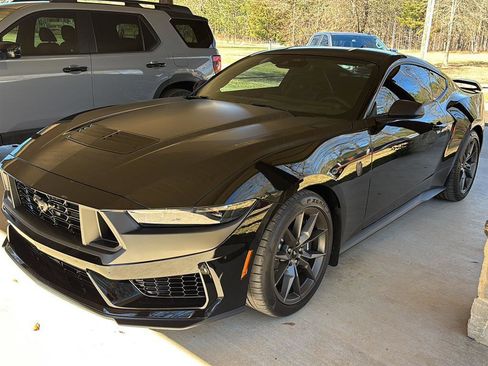 Used 2024 Ford Mustang Dark Horse image 4