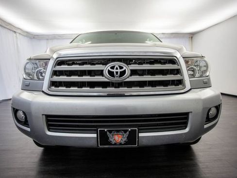Used 2014 Toyota Sequoia Limited image 38