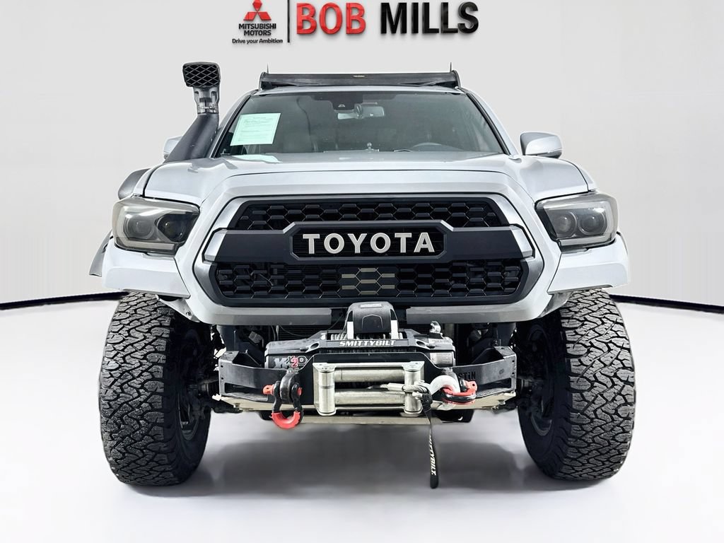 Used 2018 Toyota Tacoma TRD Off-Road AWD/4WD image 2