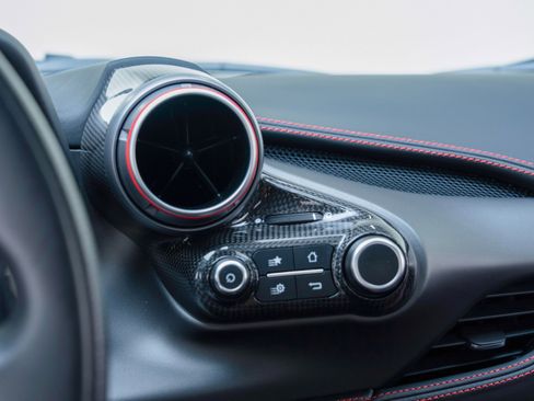 Used 2021 Ferrari F8 Tributo RWD image 59