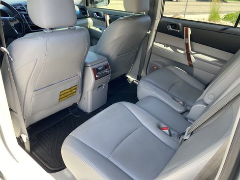Used 2013 Toyota Highlander Limited AWD/4WD image 19