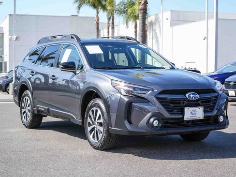 Certified 2025 Subaru Outback Premium AWD/4WD image 3