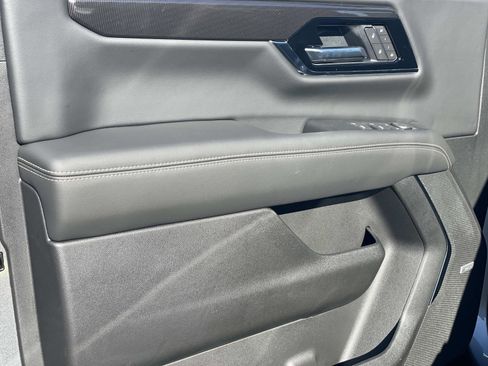 New 2026 GMC Yukon XL Elevation w/ Elevation Premium Package image 19