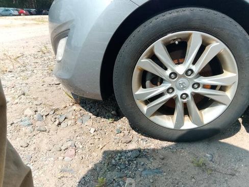 Used 2014 Hyundai Elantra GT FWD image 12