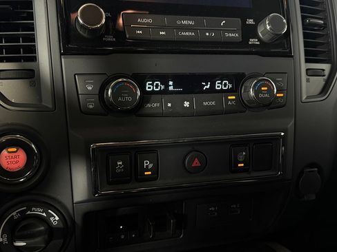 Used 2024 Nissan Titan SV w/ SV Convenience Package AWD/4WD image 21