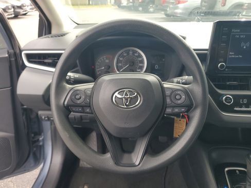 Used 2022 Toyota Corolla LE FWD image 24