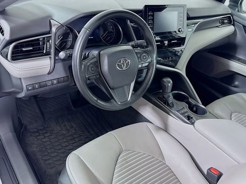 Used 2023 Toyota Camry SE image 10