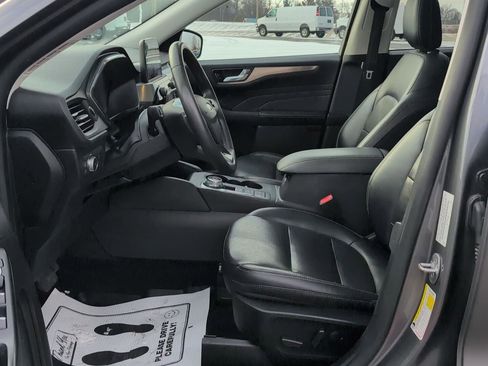 Used 2022 Ford Escape Titanium w/ Class II Trailer Tow Package image 19