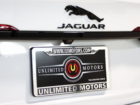 Used 2021 Jaguar XF R-Dynamic SE image 11