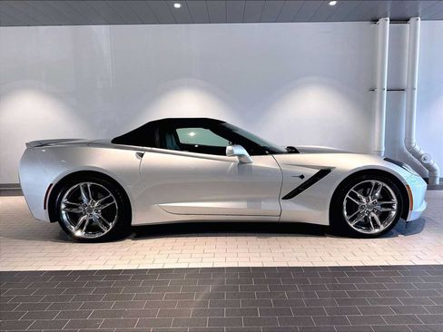 Used 2016 Chevrolet Corvette Stingray Convertible w/ 3LT Preferred Equipment Group RWD image 11