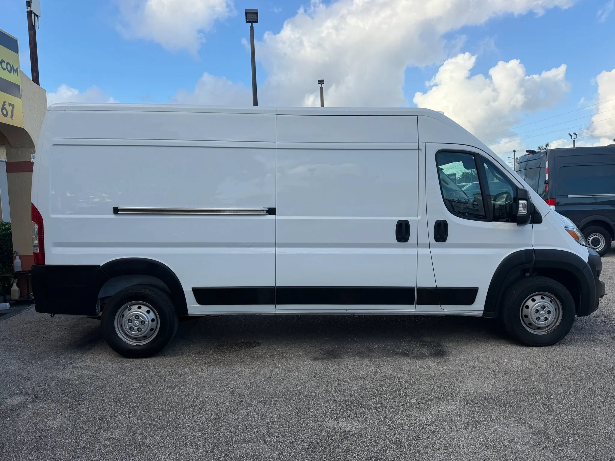 Used 2023 RAM ProMaster 2500 w/ Interior LED Lighting Group FWD image 7