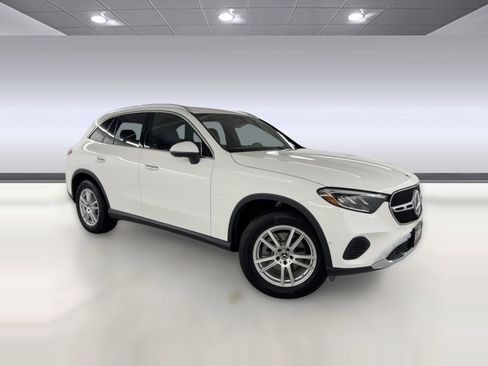 Certified 2025 Mercedes-Benz GLC 300 image 7