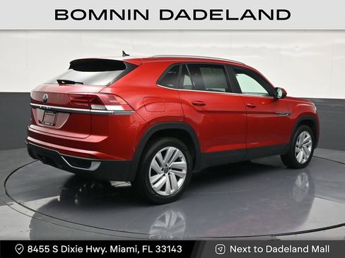 Used 2022 Volkswagen Atlas Cross Sport SE w/ Panoramic Sunroof Package image 5