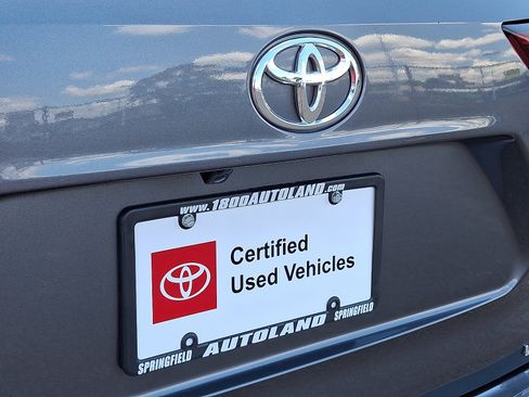 Used 2025 Toyota Highlander LE AWD/4WD image 29