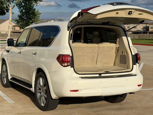 Used 2014 INFINITI QX80 2WD w/ Deluxe Touring Package image 6