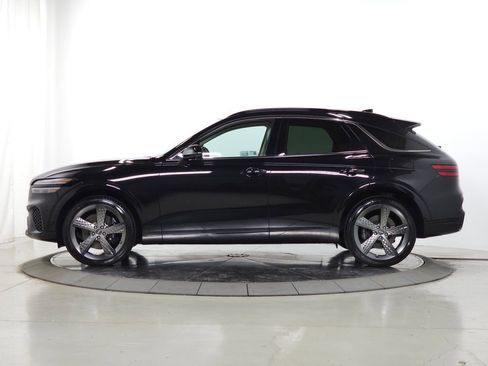 Used 2025 Genesis GV70 3.5T Sport w/ Sport Advanced Package AWD/4WD image 6