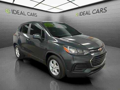 Used 2020 Chevrolet Trax LS w/ Tint and Cruise Package FWD image 3