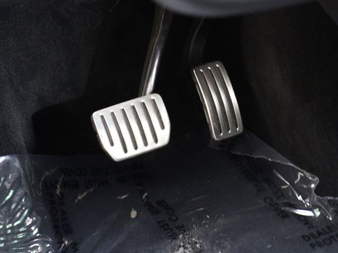 Used 2022 Tesla Model X image 44