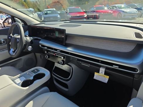 New 2026 Hyundai Ioniq 9 SEL image 19