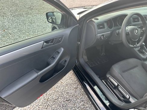 Used 2015 Volkswagen Jetta SE FWD image 9