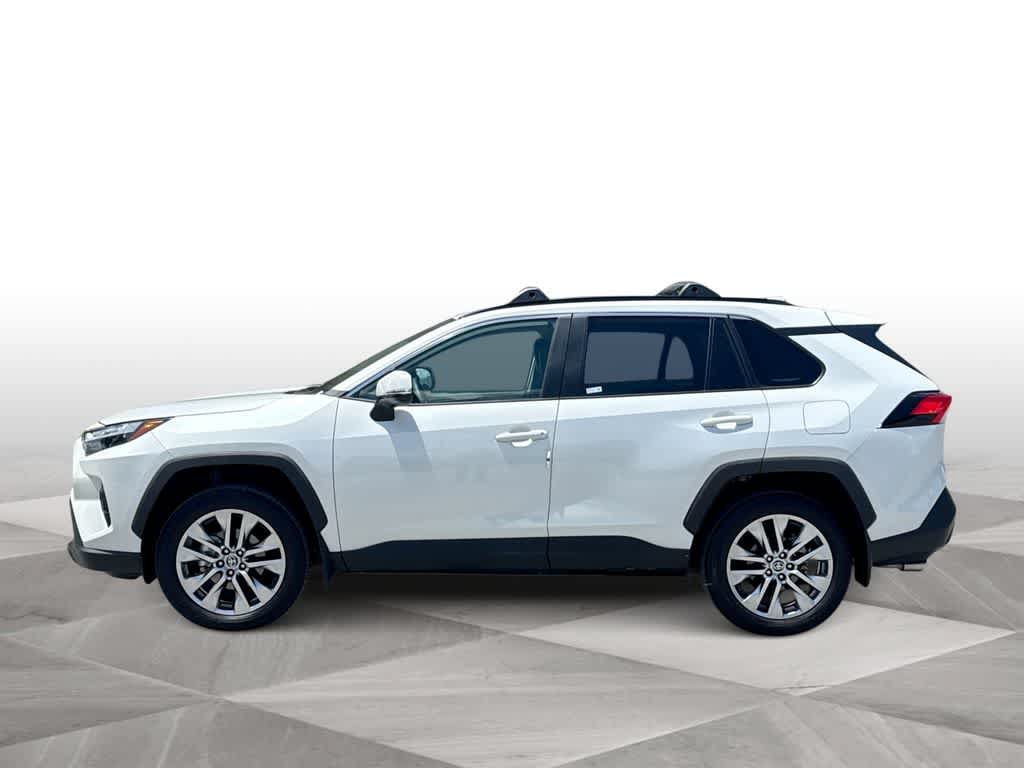 Used 2025 Toyota RAV4 XLE Premium AWD/4WD image 5