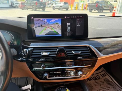 Used 2022 BMW 530i xDrive w/ Premium Package AWD/4WD image 17