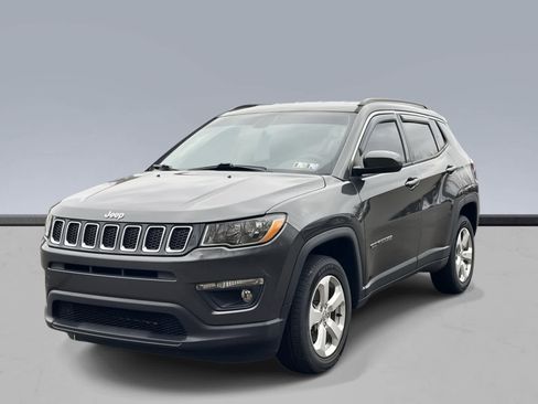 Used 2019 Jeep Compass Latitude w/ Cold Weather Group image 1