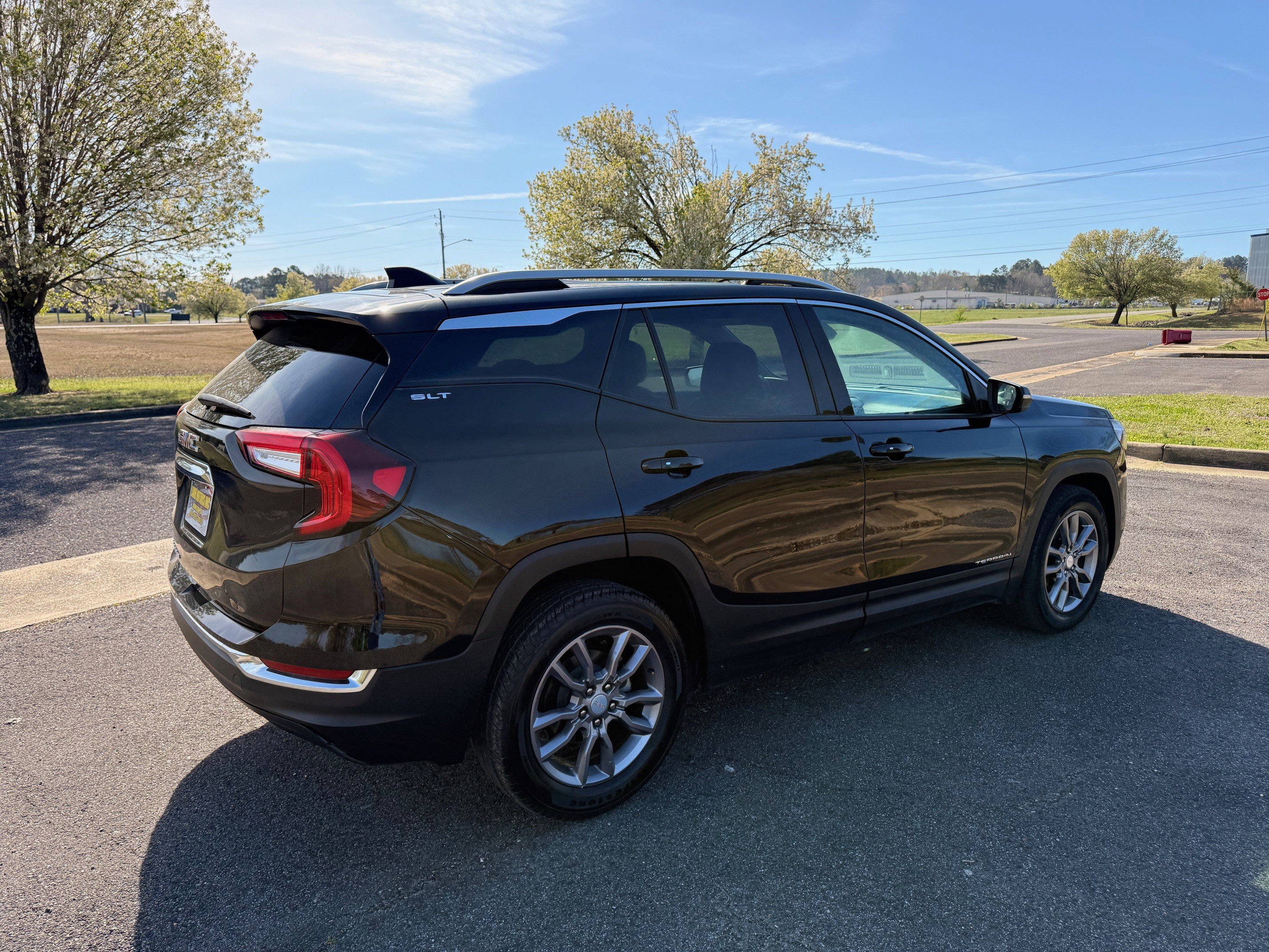 Used 2024 GMC Terrain SLT FWD image 5