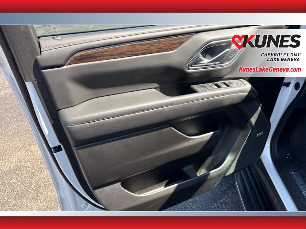 Used 2024 Chevrolet Tahoe Premier w/ Premium Package AWD/4WD image 15