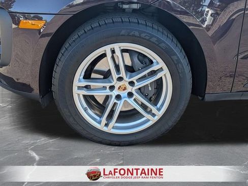 Used 2024 Porsche Macan AWD/4WD image 32
