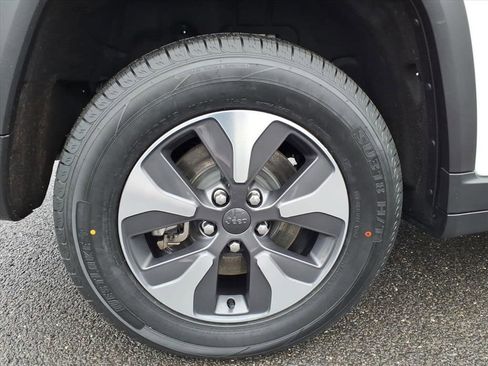 Used 2022 Jeep Grand Cherokee Limited 4xe w/ Luxury Tech Group II image 17