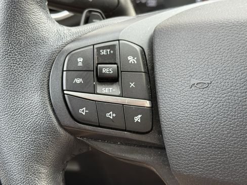 Used 2020 Ford Explorer XLT w/ Equipment Group 202A image 16