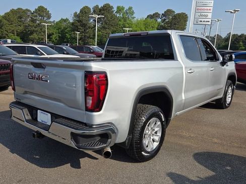Used 2019 GMC Sierra 1500 SLE w/ SLE Value Package AWD/4WD image 12