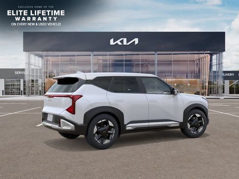 New 2027 Kia Seltos S FWD image 7