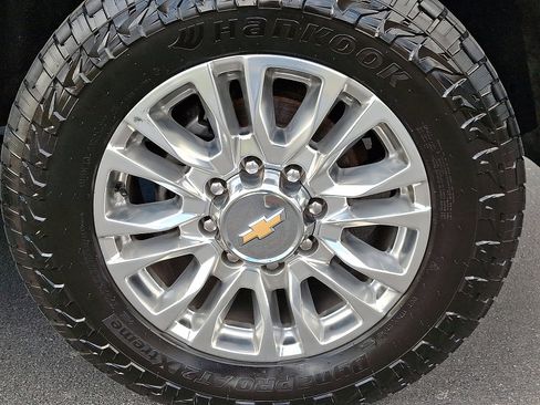 Used 2022 Chevrolet Silverado 3500 High Country w/ Z71 Off-Road Package image 8