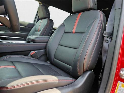 New 2026 Chevrolet Traverse RS w/ LPO, Floor Liner Package image 4