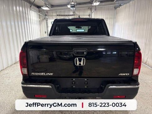 Used 2017 Honda Ridgeline RTL-T image 4