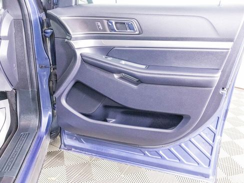 Used 2019 Ford Explorer XLT image 40