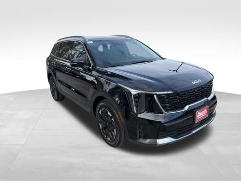 Certified 2025 Kia Sorento S w/ Panoramic Sunroof Package FWD image 9