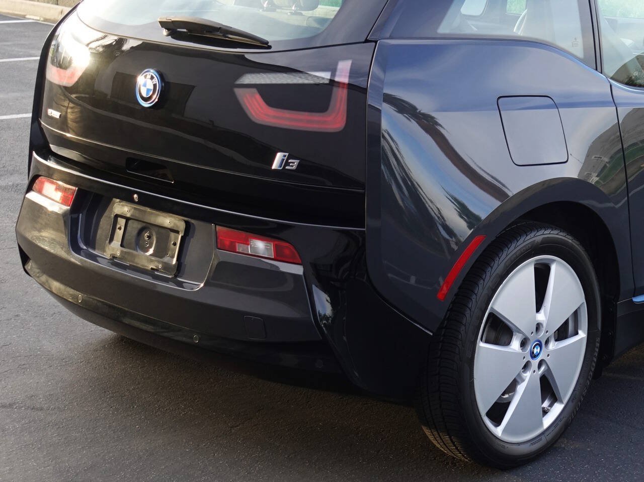Used 2015 BMW i3 w/ Range Extender RWD image 22